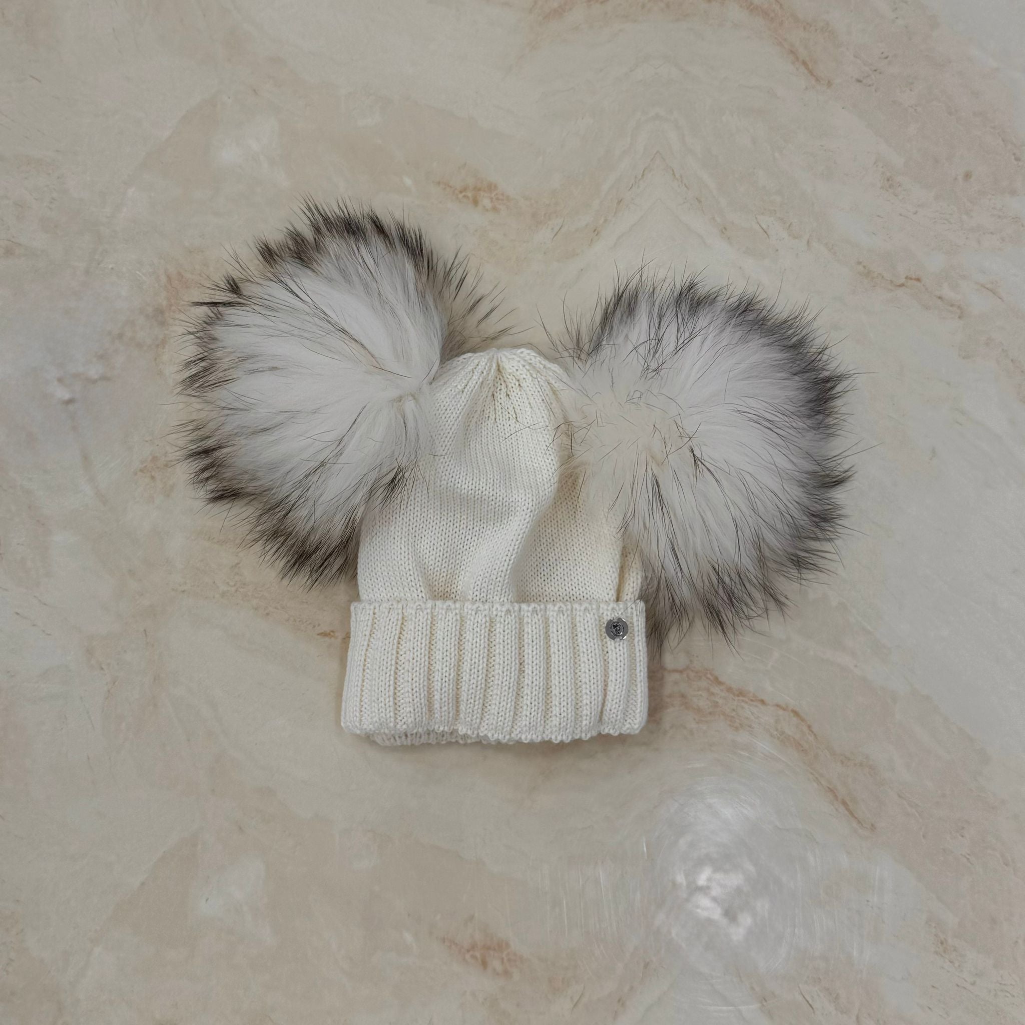 Cappellino doppio pom pon in Volpe