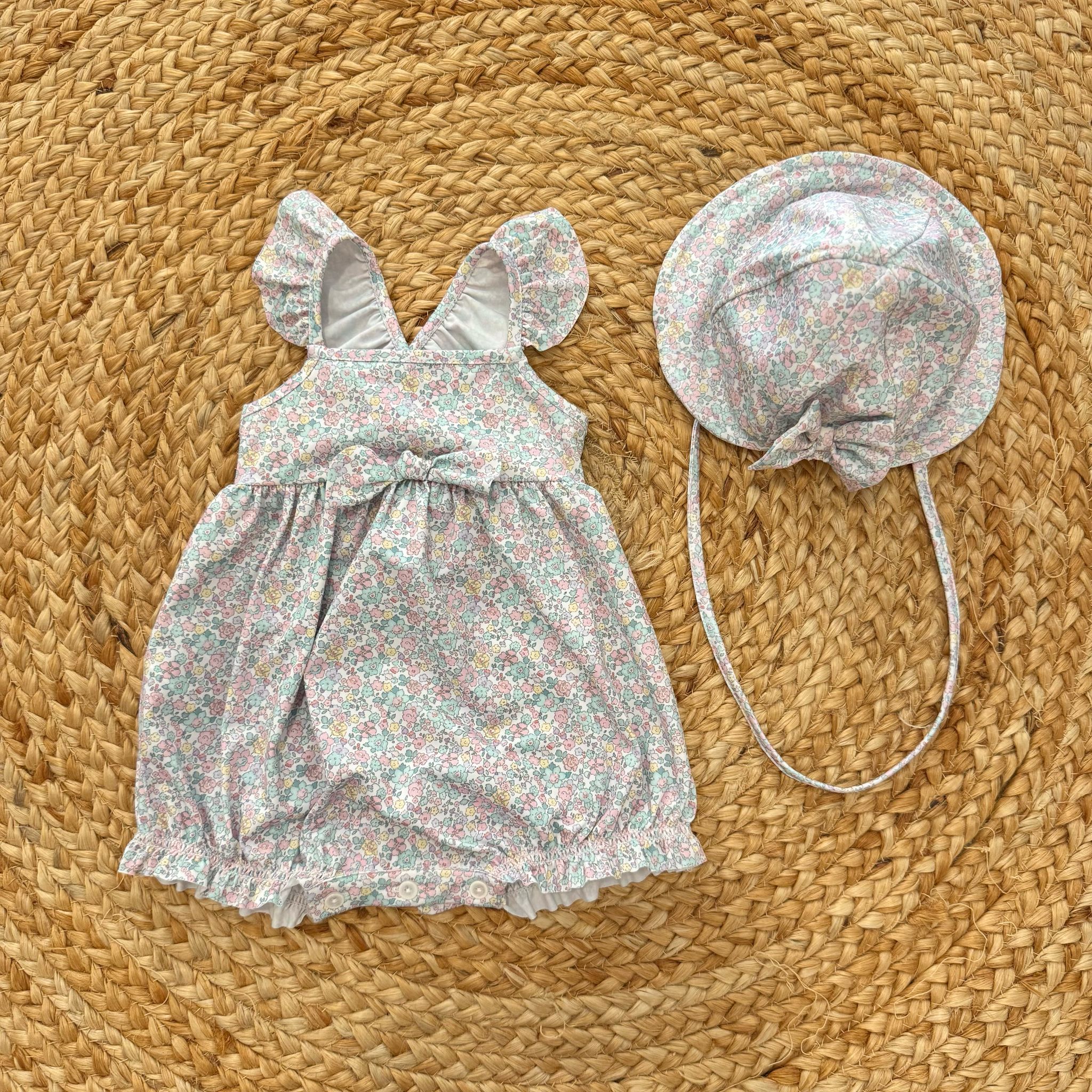 Paz Rodrìguez Costumino con cappellino Floreale