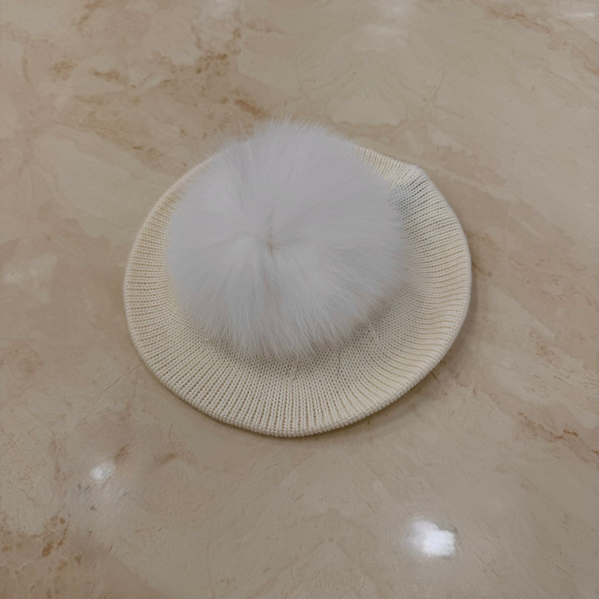 Basco con pom pon in volpe - Anima Kids