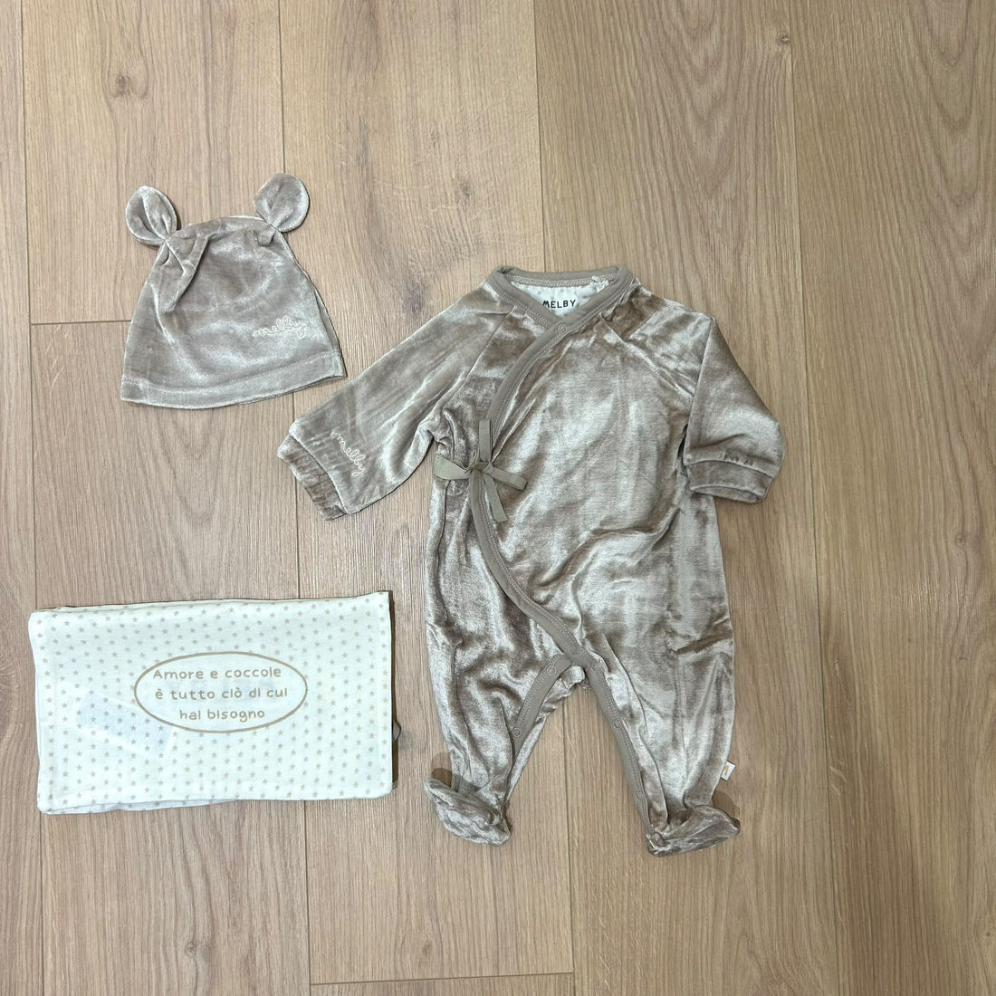 Melby tutina in bamboo con cappellino - Anima Kids