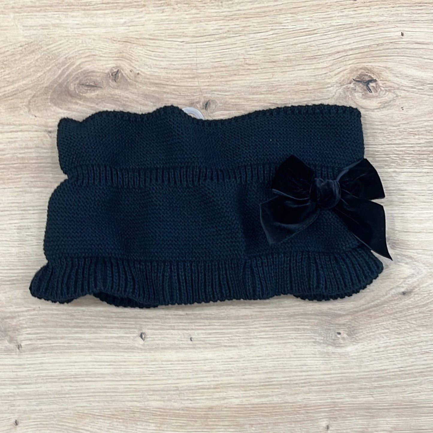 Condor Bow neck warmer in velvet