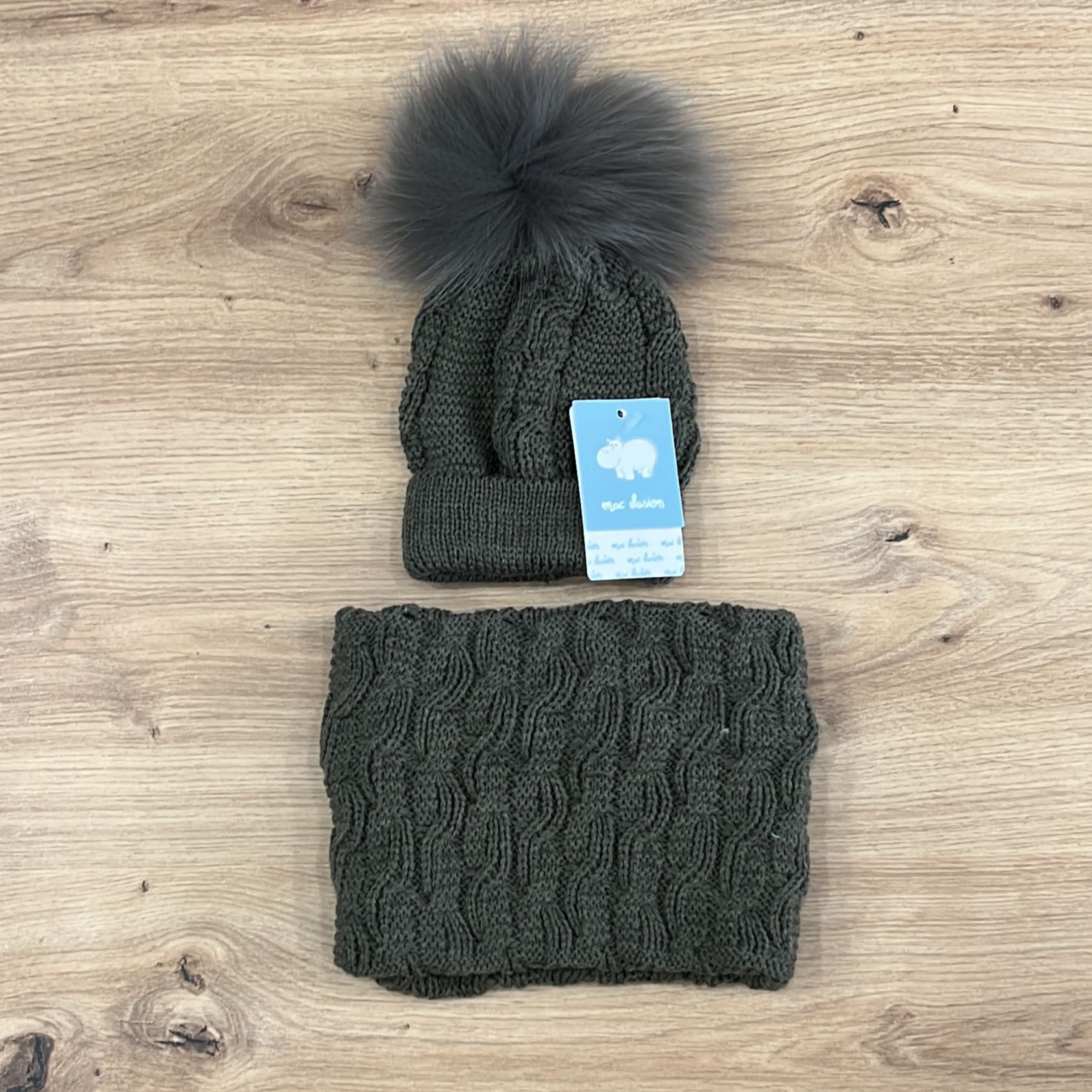 Mac Ilusion Cappellino e Scaldacollo PomPon