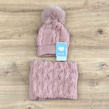 Mac Ilusion Hat and PomPon Neck Warmer