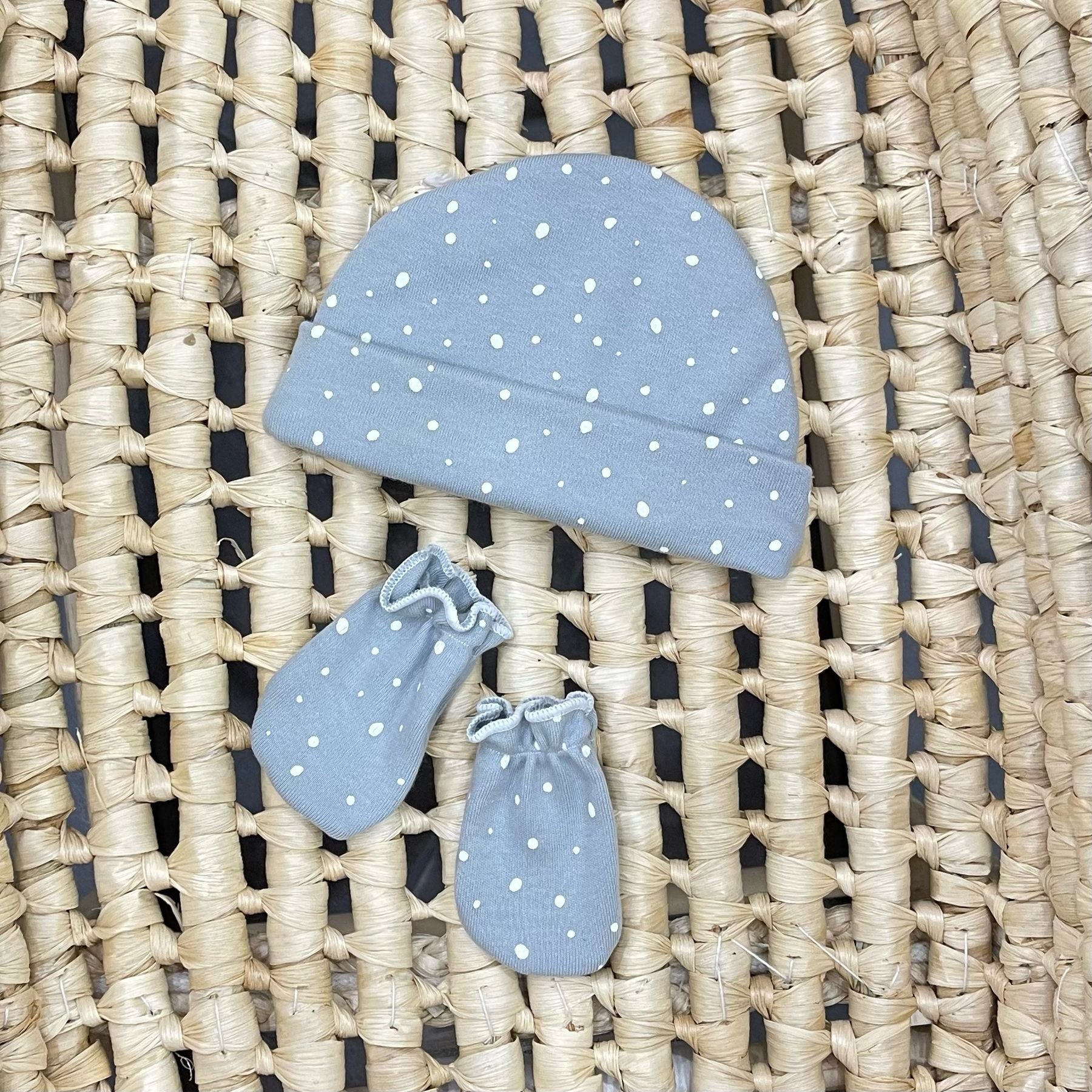 Calamaro Polka Dot Hat and Mittens Set