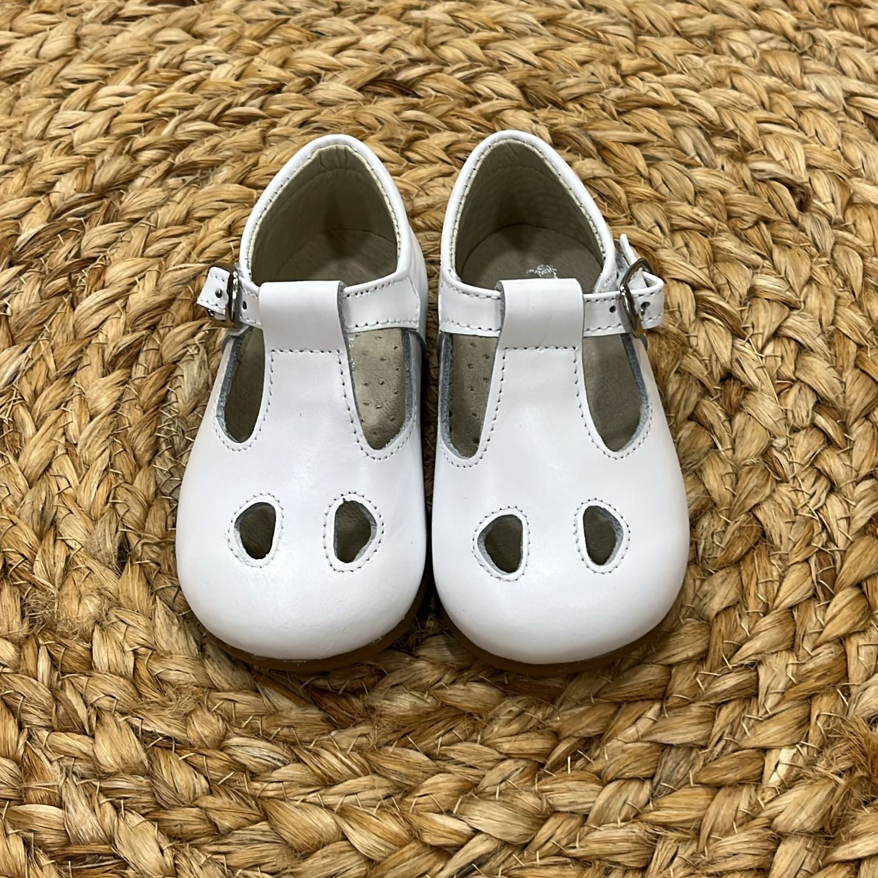 Panyno Eyelet Shoe