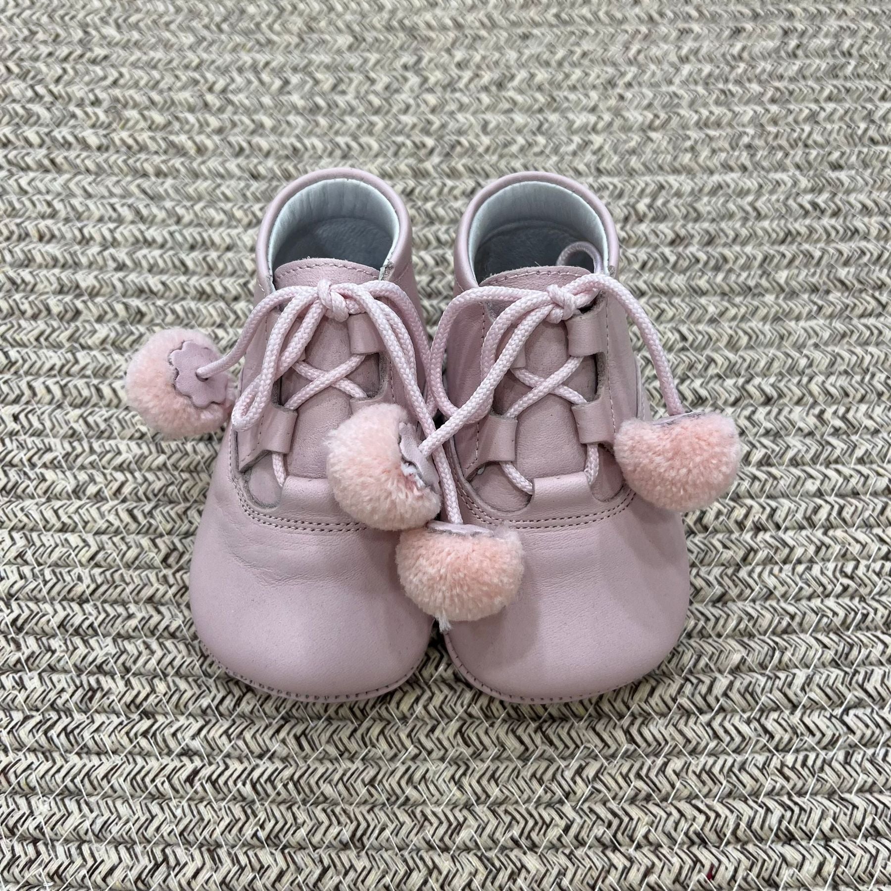 Index Pom Pon Shoes